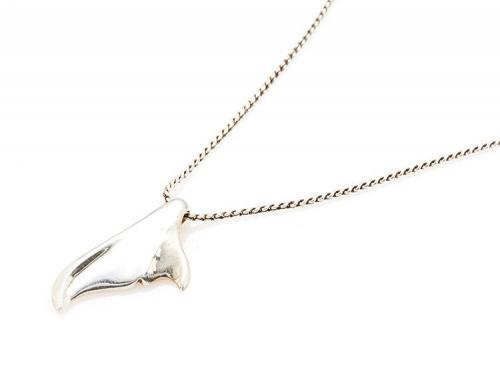 DOLPHIN NECKLACE 3